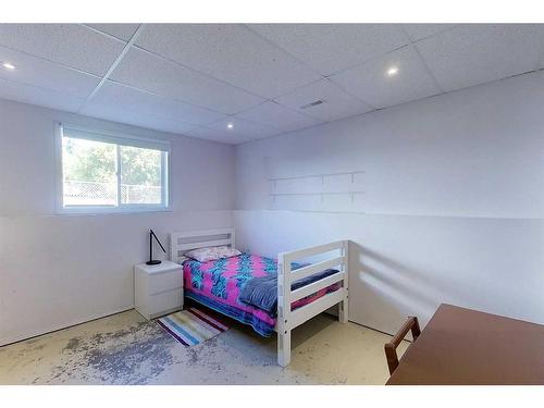 5104 18 Avenue, Edson, AB - Indoor Photo Showing Bedroom