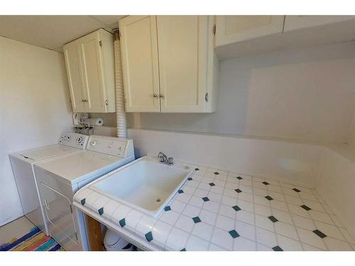 5104 18 Avenue, Edson, AB - Indoor Photo Showing Laundry Room