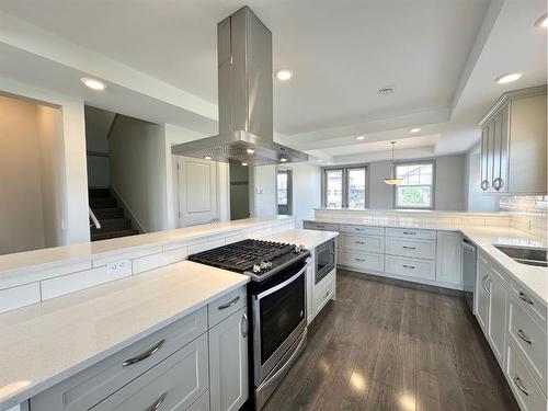 18 Sonoma Key, Whitecourt, AB - Indoor Photo Showing Kitchen With Double Sink With Upgraded Kitchen