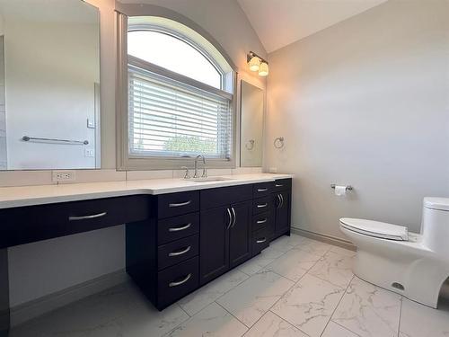 18 Sonoma Key, Whitecourt, AB - Indoor Photo Showing Bathroom