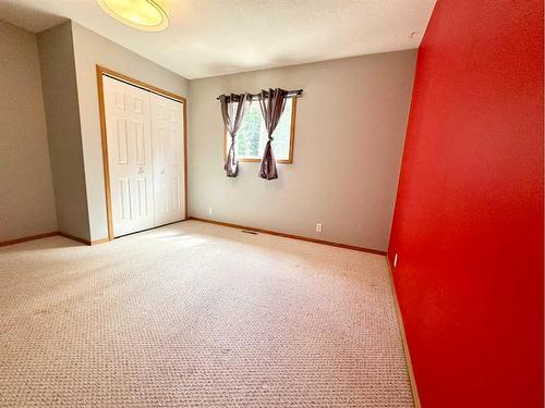 135 Sitar Crescent, Hinton, AB - Indoor Photo Showing Other Room