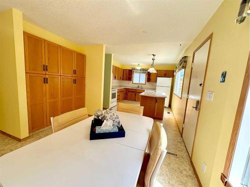 135 Sitar Crescent, Hinton, AB - Indoor Photo Showing Dining Room