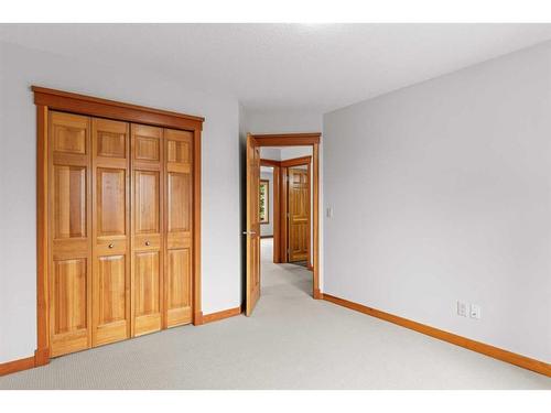 227 Miskow Close, Canmore, AB - Indoor Photo Showing Other Room