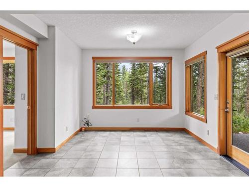 227 Miskow Close, Canmore, AB - Indoor Photo Showing Other Room