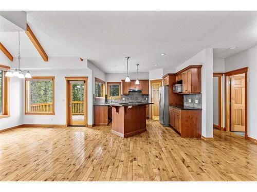 227 Miskow Close, Canmore, AB - Indoor Photo Showing Kitchen