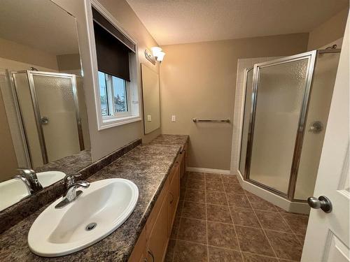 Unit 3-4010 47 Street, Whitecourt, AB - Indoor Photo Showing Bathroom