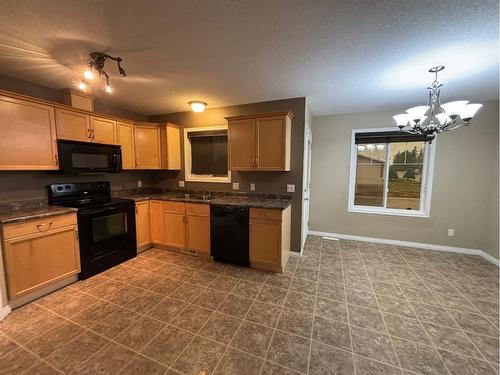 Unit 3-4010 47 Street, Whitecourt, AB - Indoor Photo Showing Kitchen With Double Sink