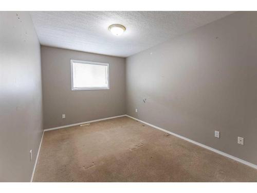 189 Sitar Crescent, Hinton, AB - Indoor Photo Showing Other Room