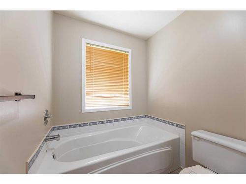 189 Sitar Crescent, Hinton, AB - Indoor Photo Showing Bathroom