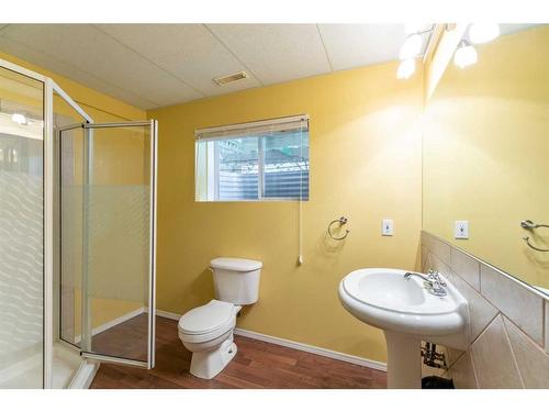 189 Sitar Crescent, Hinton, AB - Indoor Photo Showing Bathroom