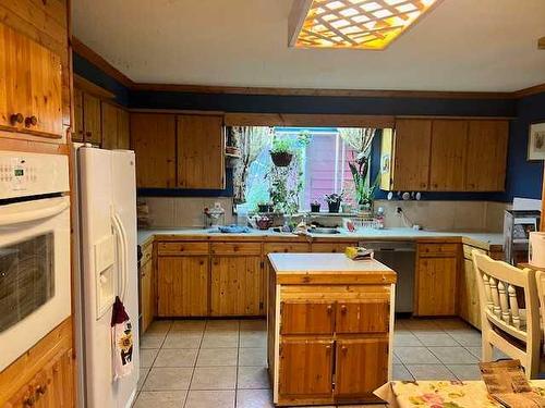 9801 105 Street, Grande Cache, AB - Indoor Photo Showing Kitchen