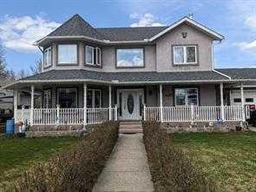 302 8 Avenue, Fox Creek, AB - Outdoor With Deck Patio Veranda With Facade