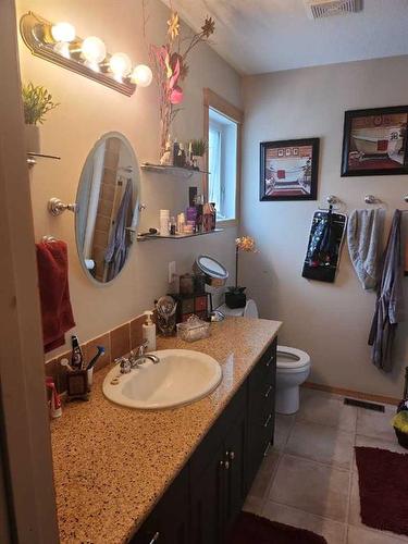 302 8 Avenue, Fox Creek, AB - Indoor Photo Showing Bathroom