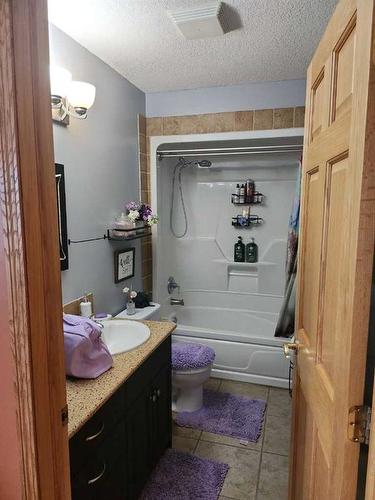 302 8 Avenue, Fox Creek, AB - Indoor Photo Showing Bathroom