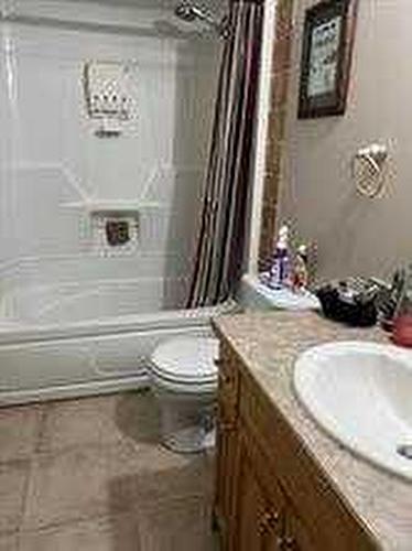 302 8 Avenue, Fox Creek, AB - Indoor Photo Showing Bathroom