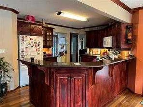 302 8 Avenue, Fox Creek, AB - Indoor Photo Showing Kitchen