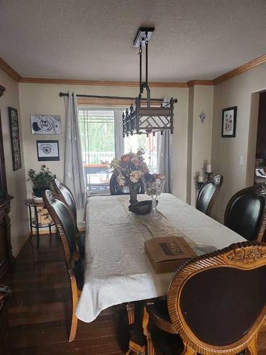 302 8 Avenue, Fox Creek, AB - Indoor Photo Showing Dining Room