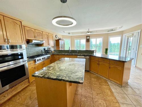 12-49329 Folding Avenue, Rural Yellowhead County, AB - Indoor Photo Showing Kitchen With Stainless Steel Kitchen With Double Sink