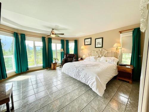 12-49329 Folding Avenue, Rural Yellowhead County, AB - Indoor Photo Showing Bedroom