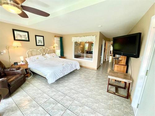 12-49329 Folding Avenue, Rural Yellowhead County, AB - Indoor Photo Showing Bedroom