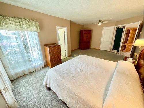 12-49329 Folding Avenue, Rural Yellowhead County, AB - Indoor Photo Showing Bedroom