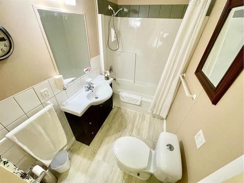 12-49329 Folding Avenue, Rural Yellowhead County, AB - Indoor Photo Showing Bathroom