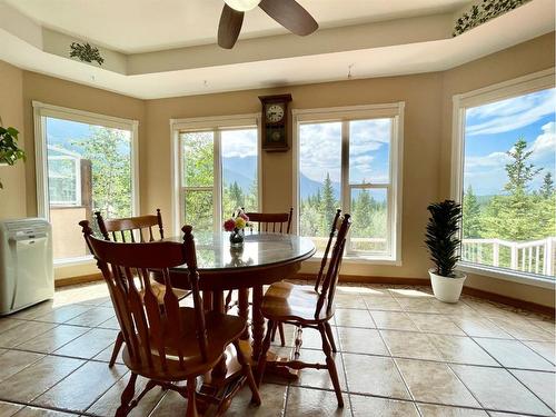 12-49329 Folding Avenue, Rural Yellowhead County, AB - Indoor Photo Showing Dining Room