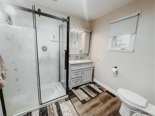 66 Cedar Heights, Whitecourt, AB - Indoor Photo Showing Bathroom