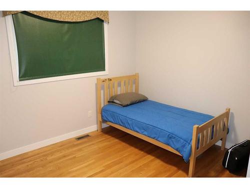 18231 Township Road 542, Rural Yellowhead County, AB - Indoor Photo Showing Bedroom