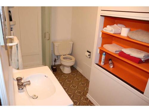 18231 Township Road 542, Rural Yellowhead County, AB - Indoor Photo Showing Bathroom