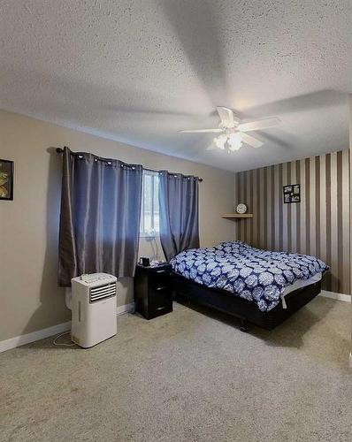 1102 55 Street, Edson, AB - Indoor Photo Showing Bedroom