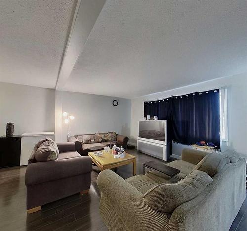 1102 55 Street, Edson, AB - Indoor Photo Showing Living Room