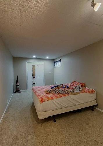 1102 55 Street, Edson, AB - Indoor Photo Showing Bedroom