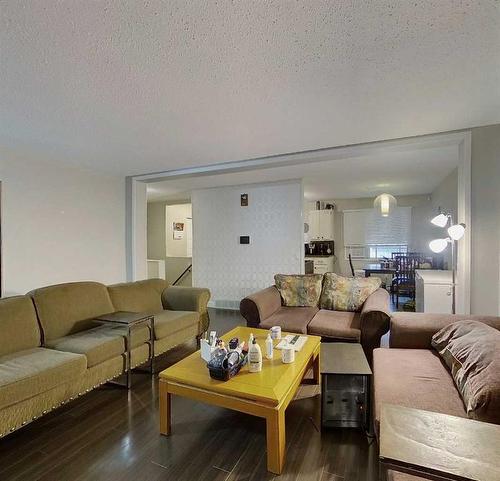 1102 55 Street, Edson, AB - Indoor Photo Showing Living Room