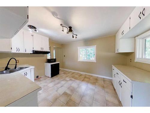 2650 Neewatin Drive, Wabasca, AB - Indoor Photo Showing Kitchen