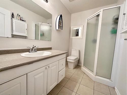 812 9 Avenue, Fox Creek, AB - Indoor Photo Showing Bathroom