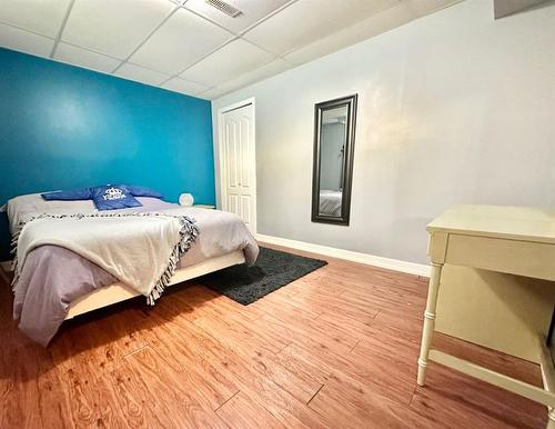 812 9 Avenue, Fox Creek, AB - Indoor Photo Showing Bedroom