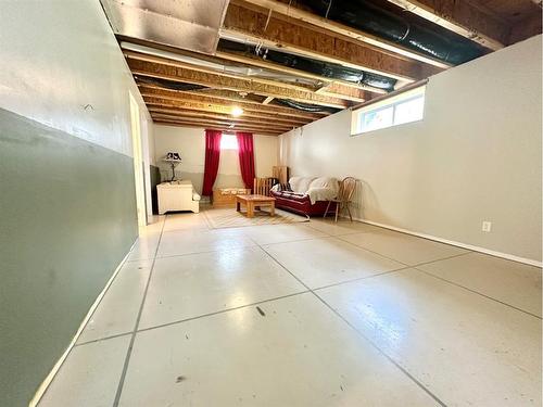 812 9 Avenue, Fox Creek, AB - Indoor Photo Showing Basement