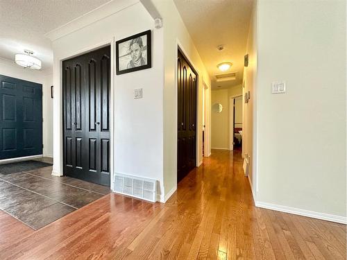 812 9 Avenue, Fox Creek, AB - Indoor Photo Showing Other Room