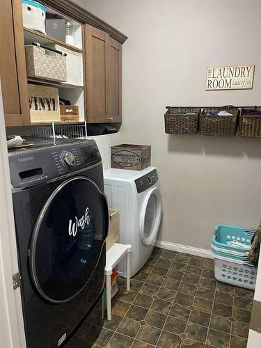 701 10 Street, Fox Creek, AB - Indoor Photo Showing Laundry Room