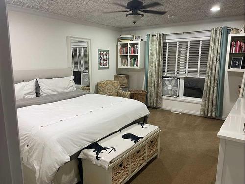 701 10 Street, Fox Creek, AB - Indoor Photo Showing Bedroom