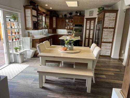 701 10 Street, Fox Creek, AB - Indoor Photo Showing Dining Room