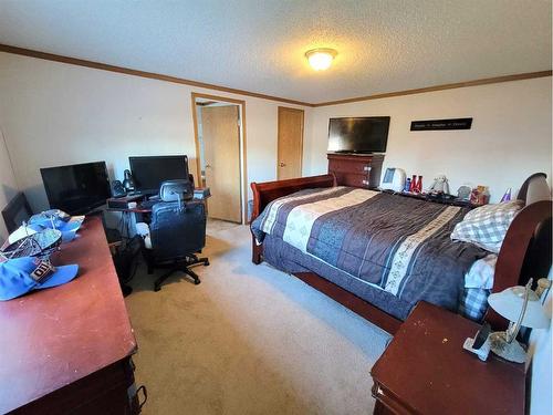 4025 6A Avenue, Edson, AB - Indoor Photo Showing Bedroom