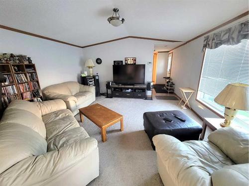 4025 6A Avenue, Edson, AB - Indoor Photo Showing Living Room