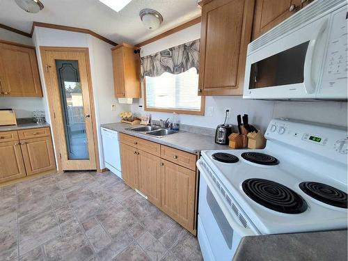 4025 6A Avenue, Edson, AB - Indoor Photo Showing Kitchen With Double Sink