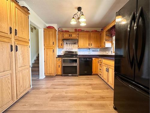 17 Hillside Avenue, Swan Hills, AB - Indoor Photo Showing Kitchen