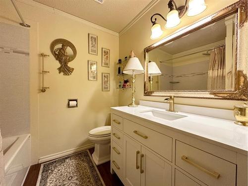 17 Hillside Avenue, Swan Hills, AB - Indoor Photo Showing Bathroom