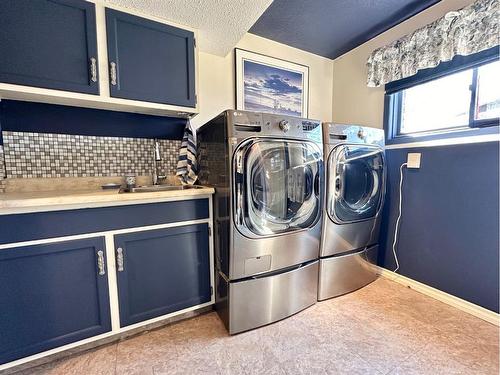 17 Hillside Avenue, Swan Hills, AB - Indoor Photo Showing Laundry Room