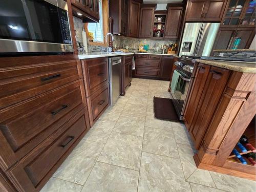 16509 Township Road 544, Rural Yellowhead County, AB - Indoor Photo Showing Kitchen