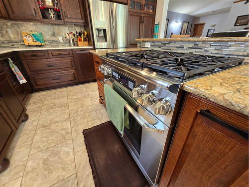 16509 Township Road 544, Rural Yellowhead County, AB - Indoor Photo Showing Kitchen With Upgraded Kitchen